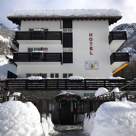 B&B Matterhorn Golf Randa Buitenkant foto