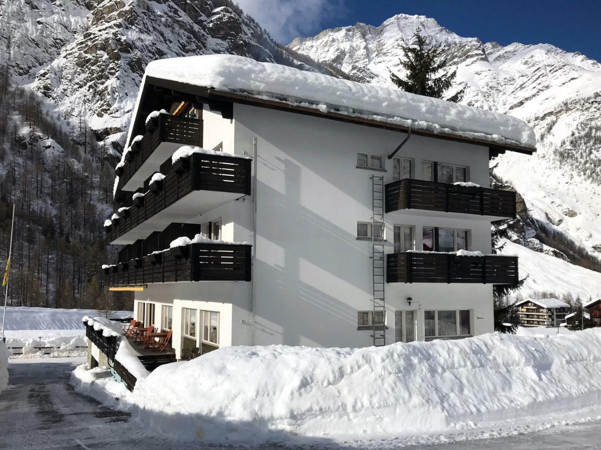 B&B Matterhorn Golf Randa Buitenkant foto