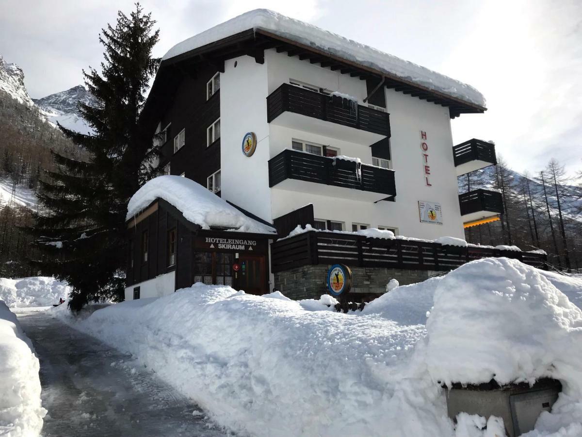 B&B Matterhorn Golf Randa Buitenkant foto